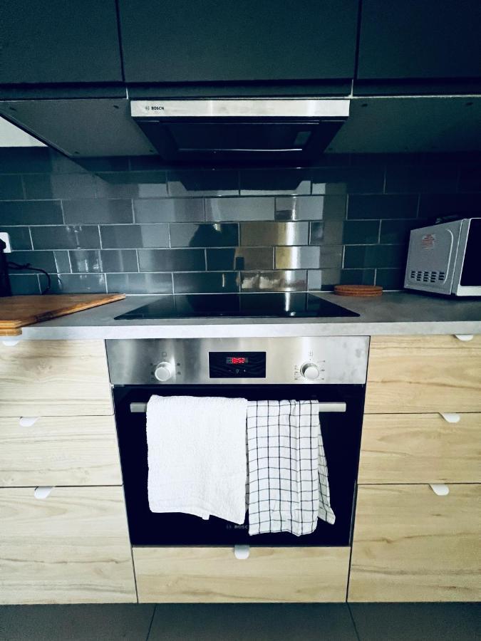 Neils Place Hosted By Airoperate Лондон Екстериор снимка