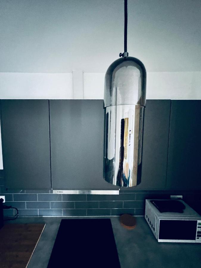 Neils Place Hosted By Airoperate Лондон Екстериор снимка